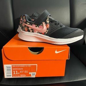 Nike Star Runner 2 Vintage Floral